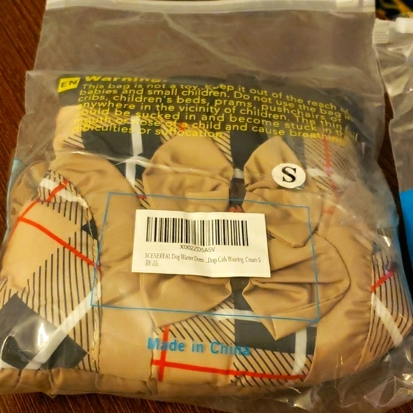 SCENEREAL Waterproof Dog Winter Coat for Dogs with Bowtie, in Beige Plaid Size S - Picture 4 of 8